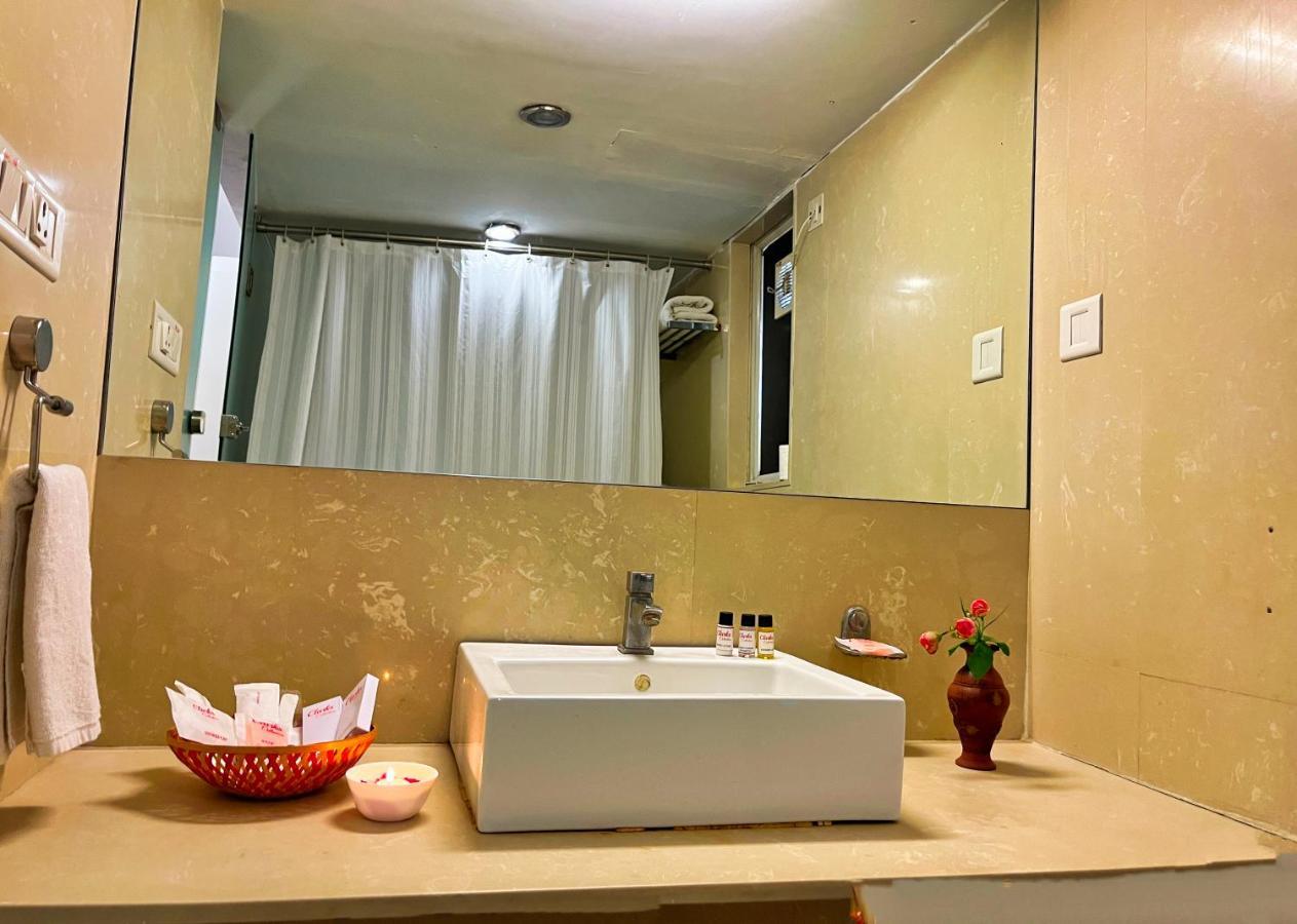 Hotel Clarks Collection Bhavnagar Exterior foto