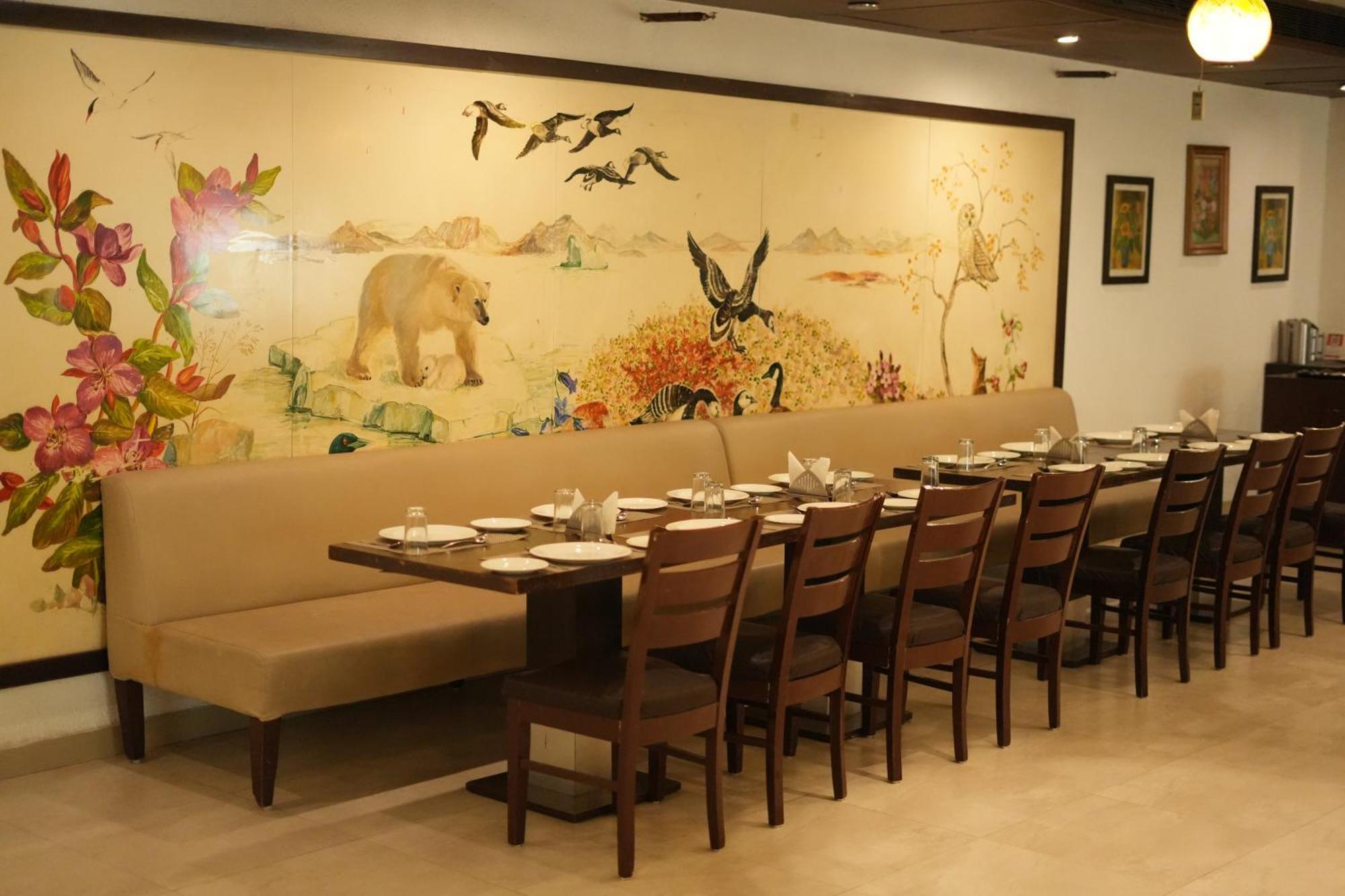 Hotel Clarks Collection Bhavnagar Exterior foto
