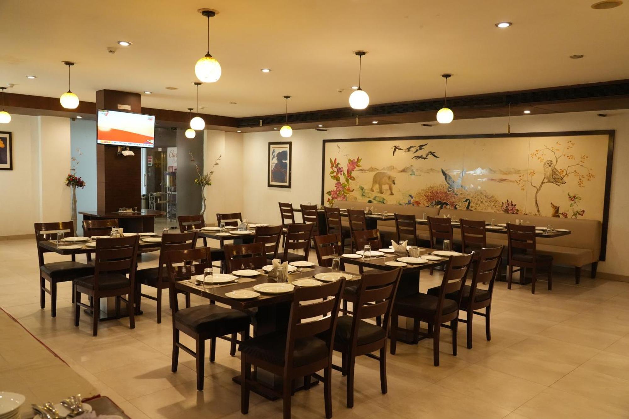 Hotel Clarks Collection Bhavnagar Exterior foto